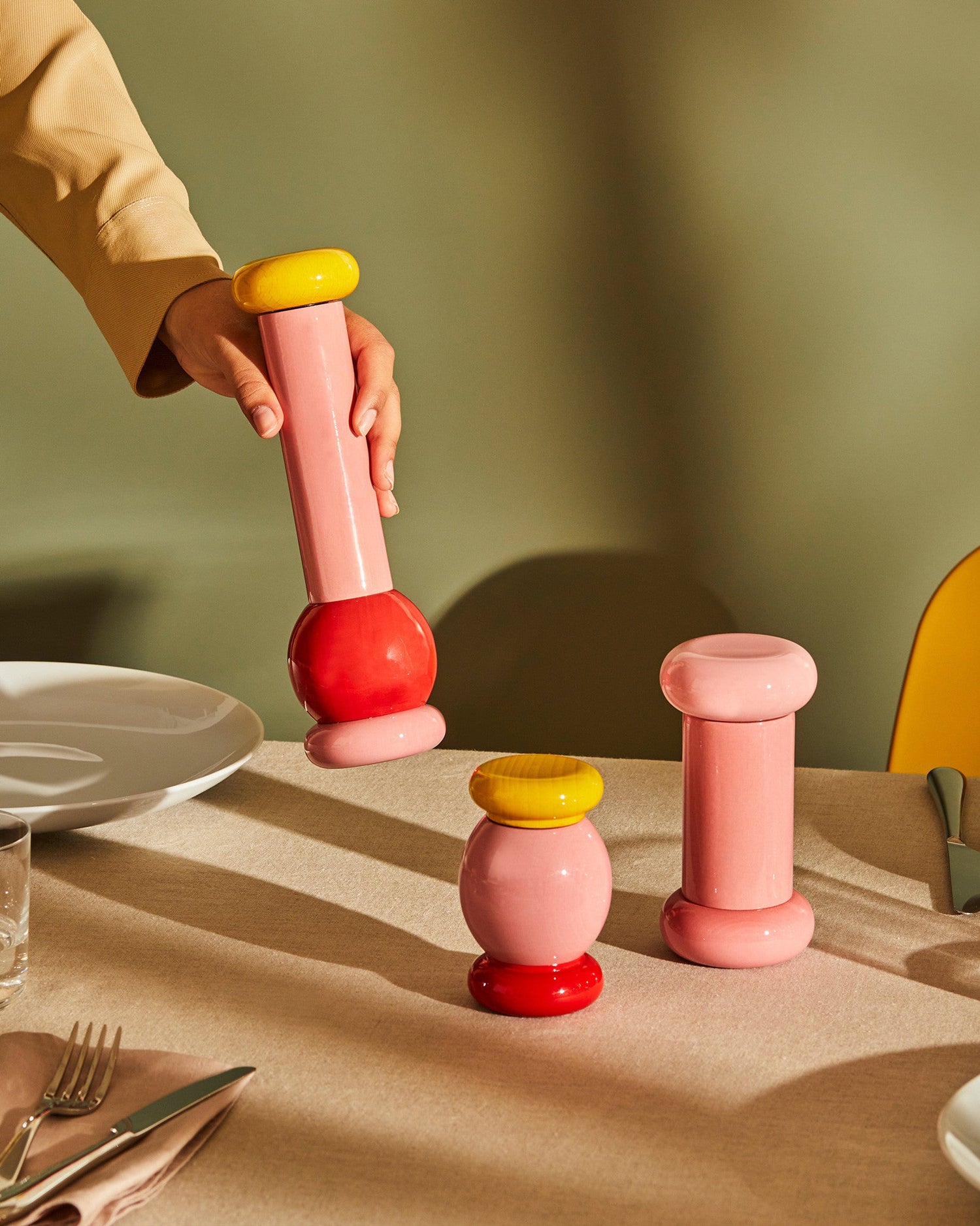 ES18 Twergi Small Salt/Pepper Mill - Pink/Yellow