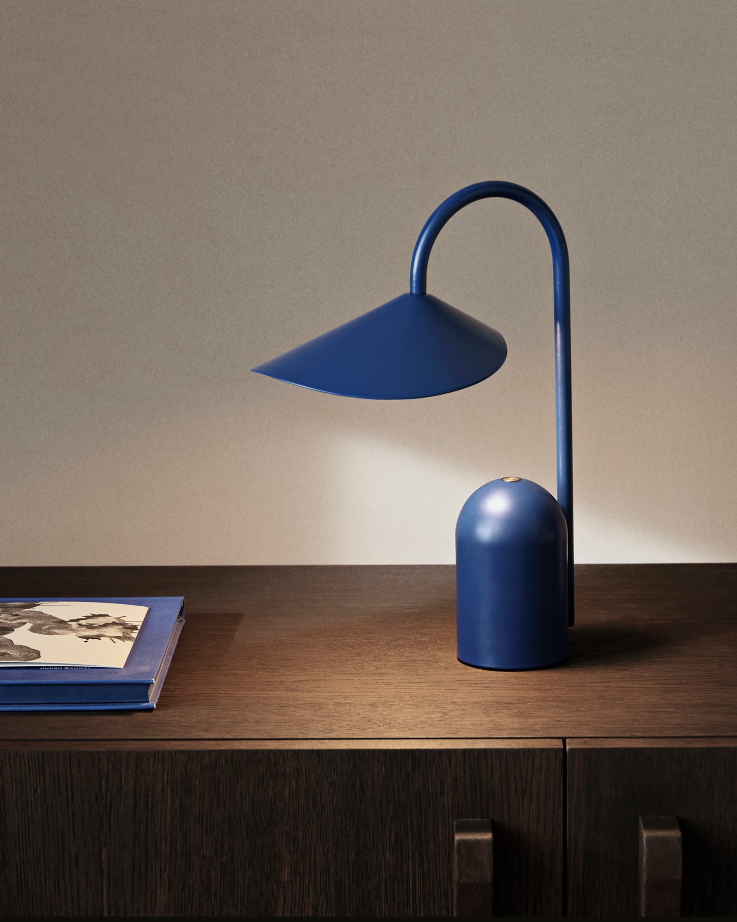 Arum Portable Lamp - Bright Blue